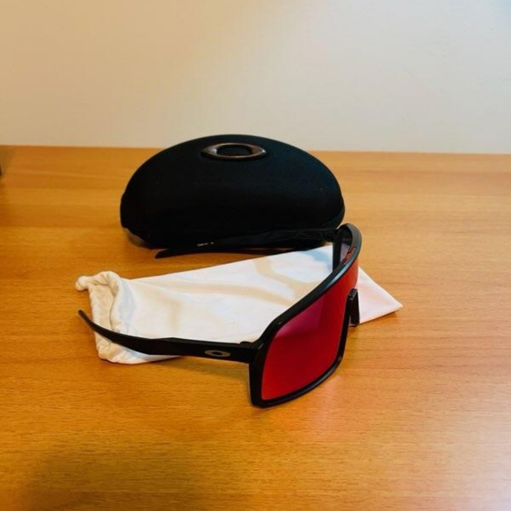 Cyclist oakley glasses